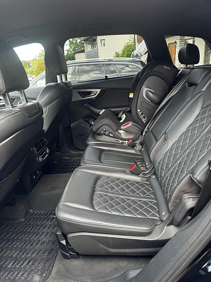 Audi SQ7 12 of 14