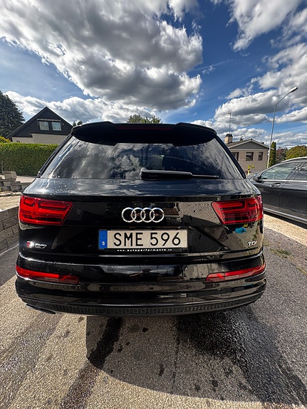 Audi SQ7 9 of 14