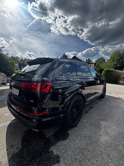 Audi SQ7 5 of 14