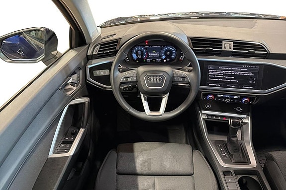 Audi Q3 9 of 22