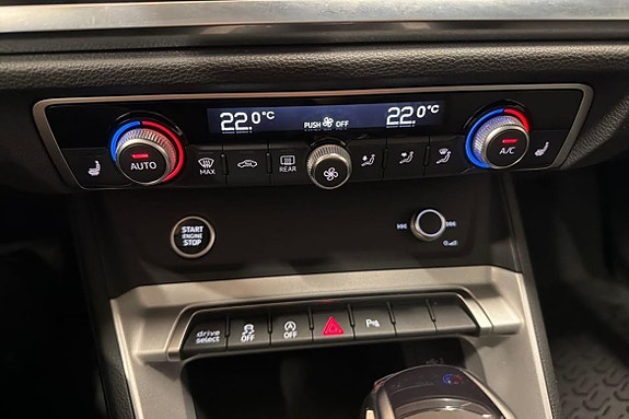 Audi Q3 21 of 22