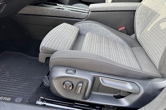 Skoda Superb 12 of 14