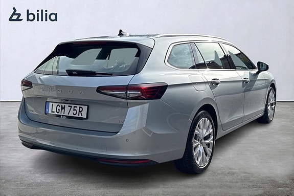 Skoda Superb 9 of 14