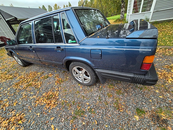 Volvo 740 4 of 7