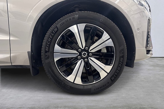 Volvo XC60 14 of 23
