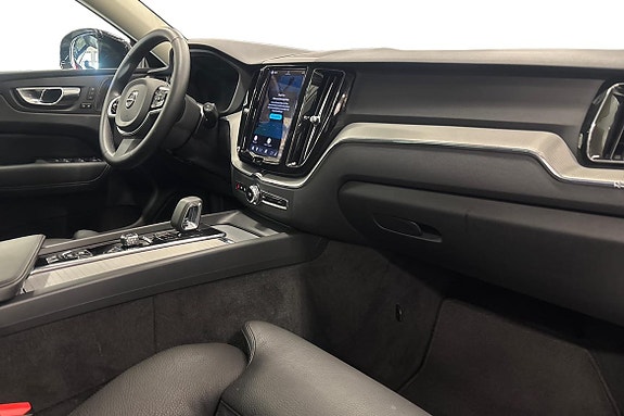 Volvo XC60 10 of 23