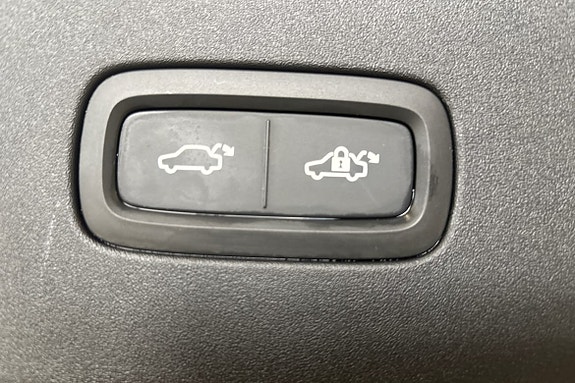 Volvo ES90 18 of 22