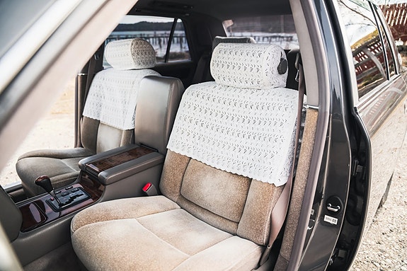 Toyota Century 6 of 8