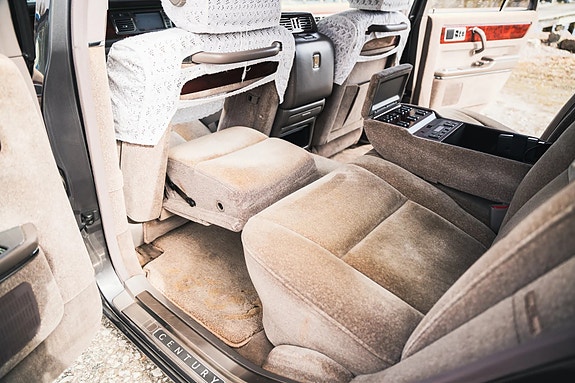 Toyota Century 8 of 8