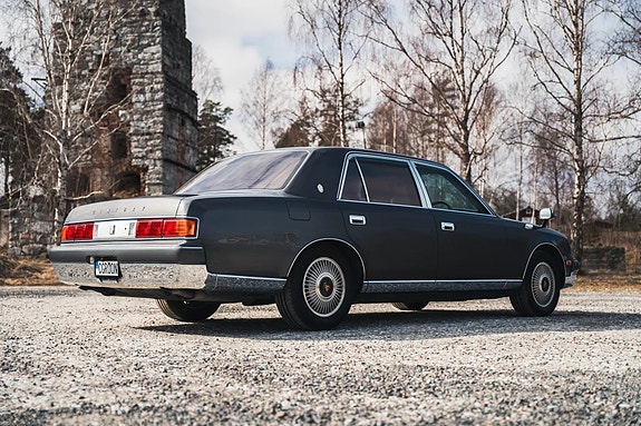 Toyota Century 4 of 8