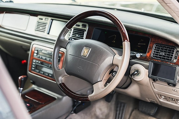 Toyota Century 5 of 8