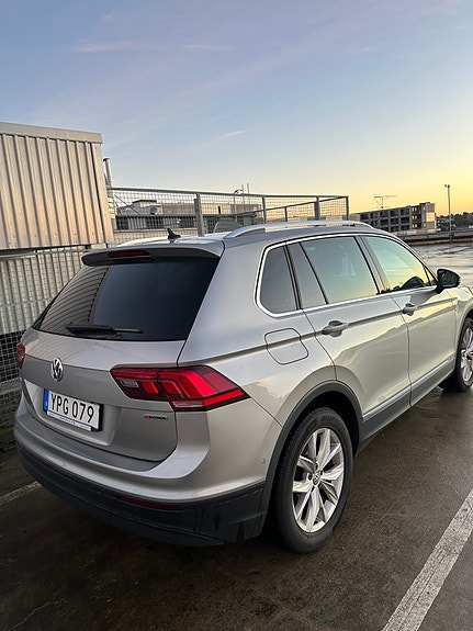 Volkswagen Tiguan 4 of 12