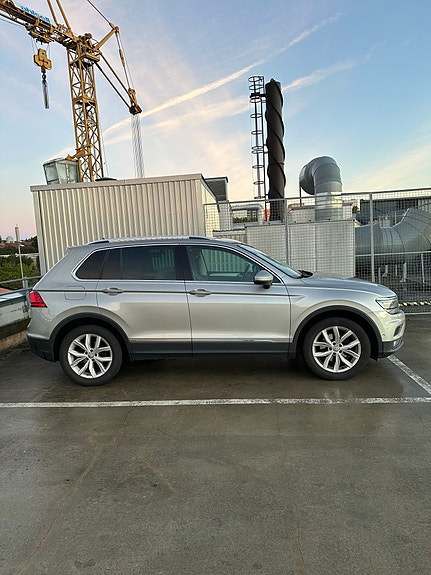 Volkswagen Tiguan 3 of 12