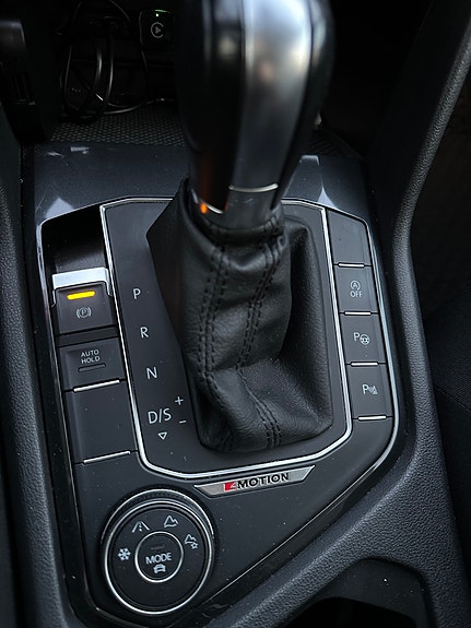 Volkswagen Tiguan 6 of 12