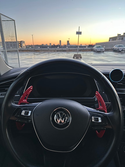 Volkswagen Tiguan 7 of 12