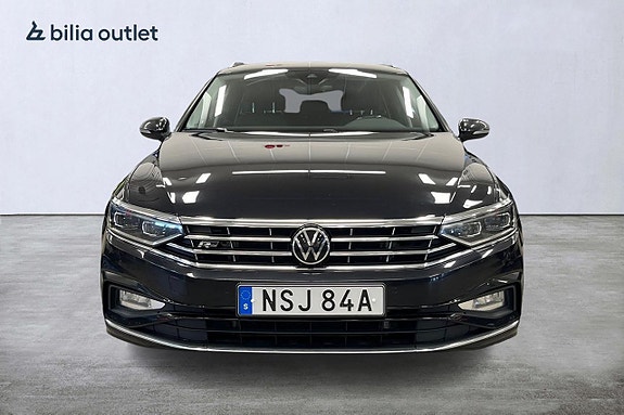 Volkswagen Passat 9 of 28