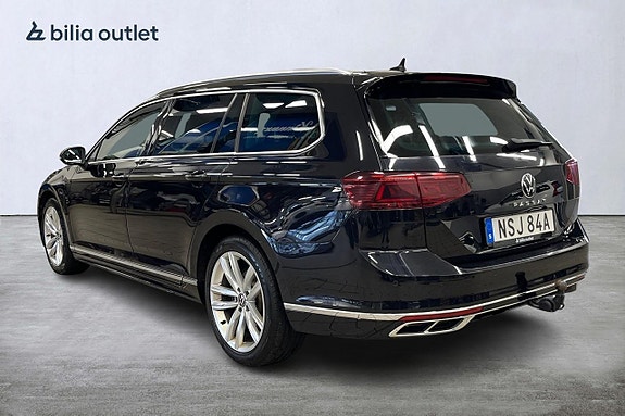 Volkswagen Passat 4 of 28