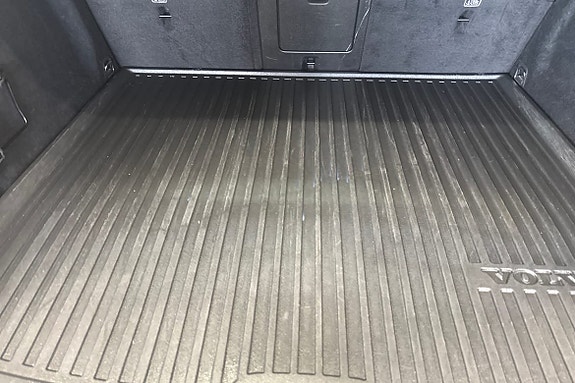 Volvo XC60 13 of 24