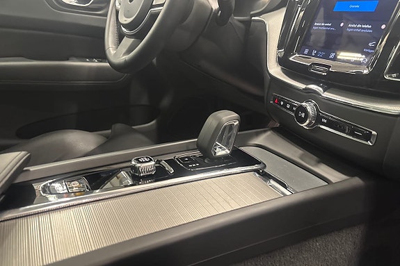 Volvo XC60 15 of 24