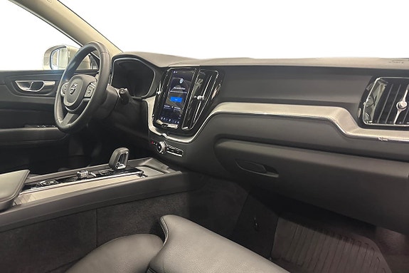 Volvo XC60 10 of 24