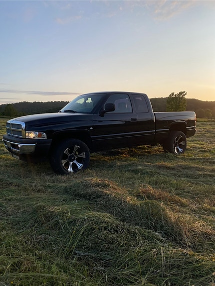 Dodge RAM 1500 3 of 10