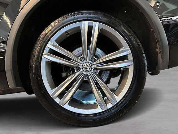 Volkswagen Tiguan Allspace 8 of 15