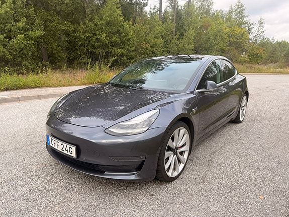 Tesla Model 3 2 of 6
