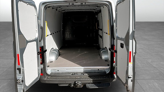 Volkswagen Crafter 12 of 12