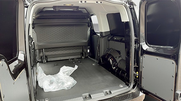 Volkswagen Caddy Maxi 12 of 12