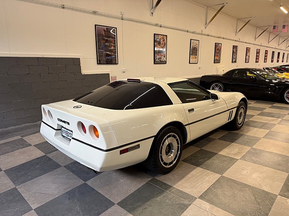 Chevrolet Corvette 10 of 26