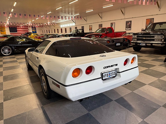 Chevrolet Corvette 8 of 26