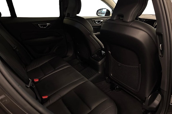Volvo V60 11 of 28