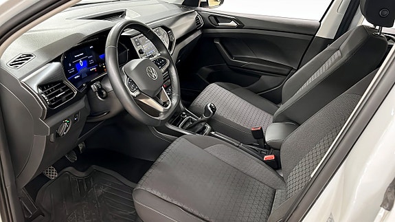 Volkswagen T-Cross 7 of 12