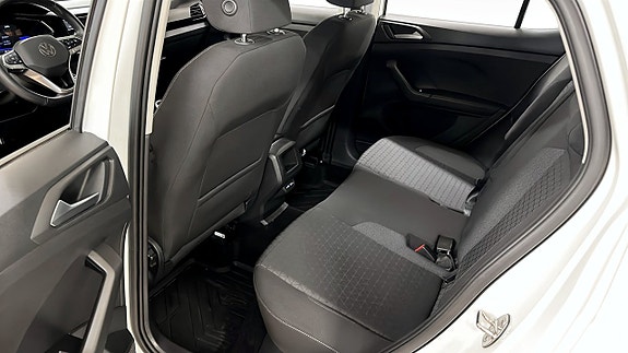 Volkswagen T-Cross 11 of 12