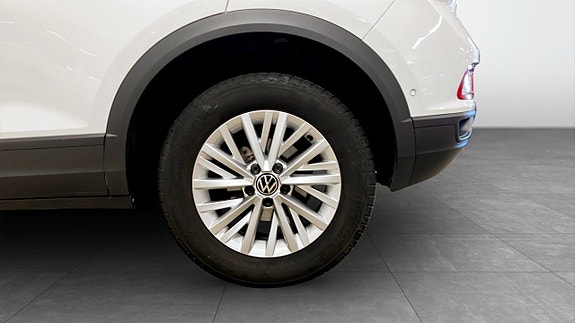 Volkswagen T-Roc 6 of 13
