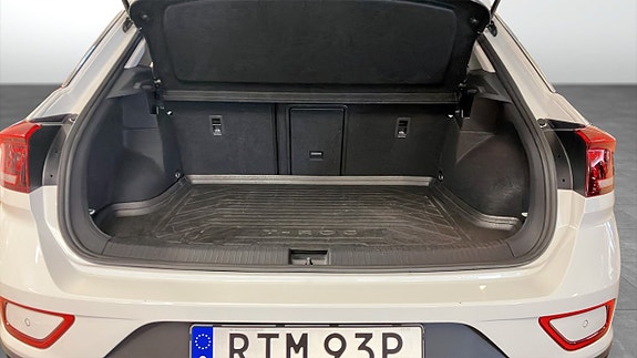 Volkswagen T-Roc 13 of 13