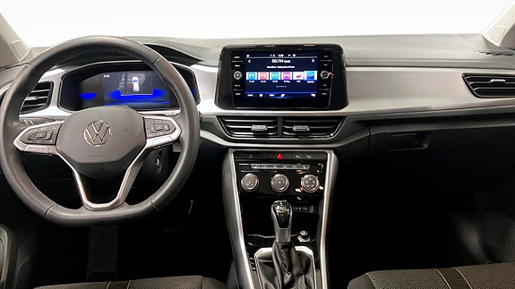 Volkswagen T-Roc 10 of 13