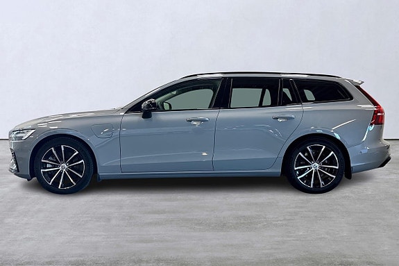 Volvo V60 2 of 27