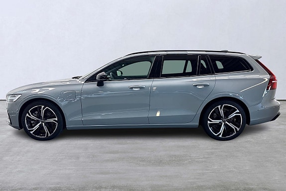 Volvo V60 2 of 24