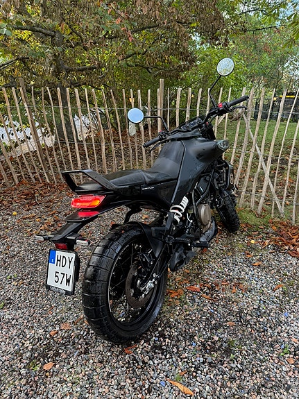 Husqvarna HUSQVARNA SVARTPILEN 401 4 of 5