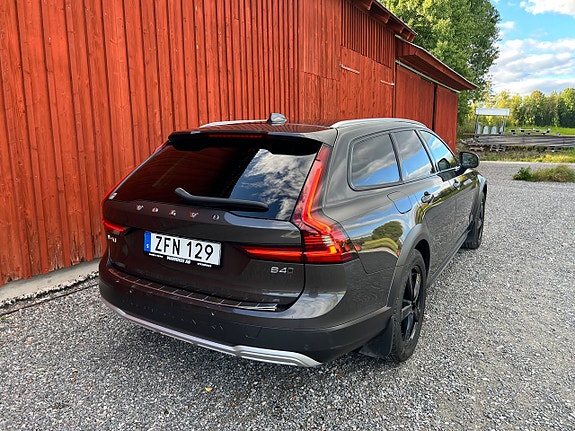 Volvo V90 Cross Country 6 of 22
