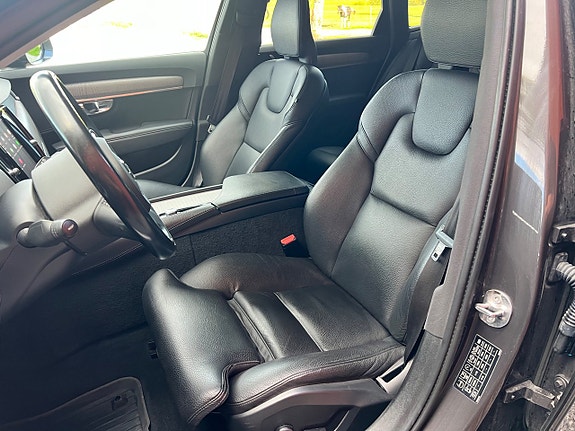 Volvo V90 Cross Country 14 of 22