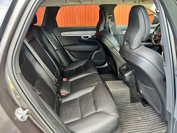 Volvo V90 Cross Country 20 of 22