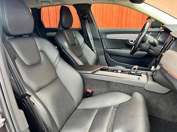 Volvo V90 Cross Country 13 of 22