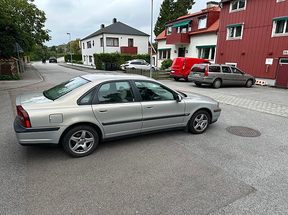 Volvo S80 2 of 6
