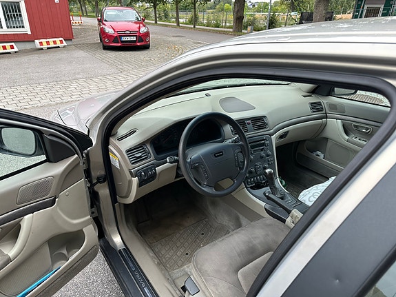 Volvo S80 3 of 6