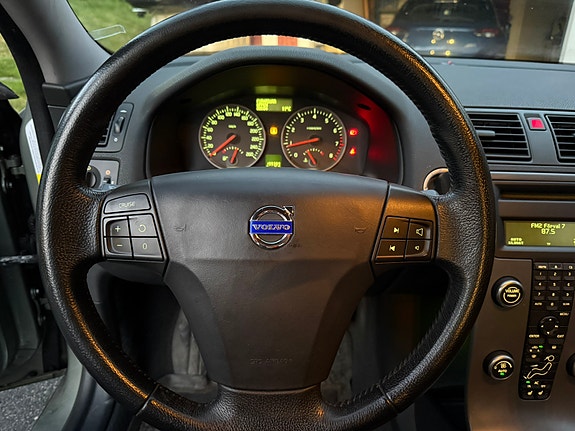 Volvo S40 8 of 15