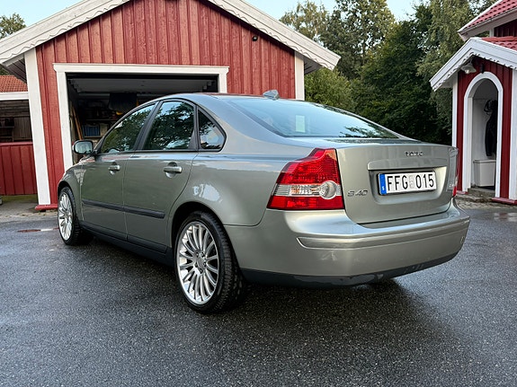 Volvo S40 4 of 15