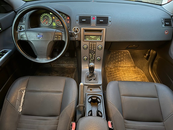 Volvo S40 9 of 15
