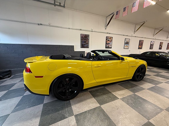 Chevrolet Camaro 12 of 30